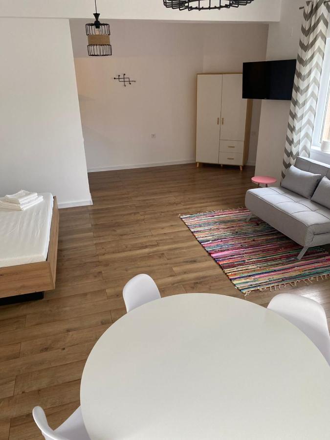 Hotel La Bilal 2 Tuzla Esterno foto